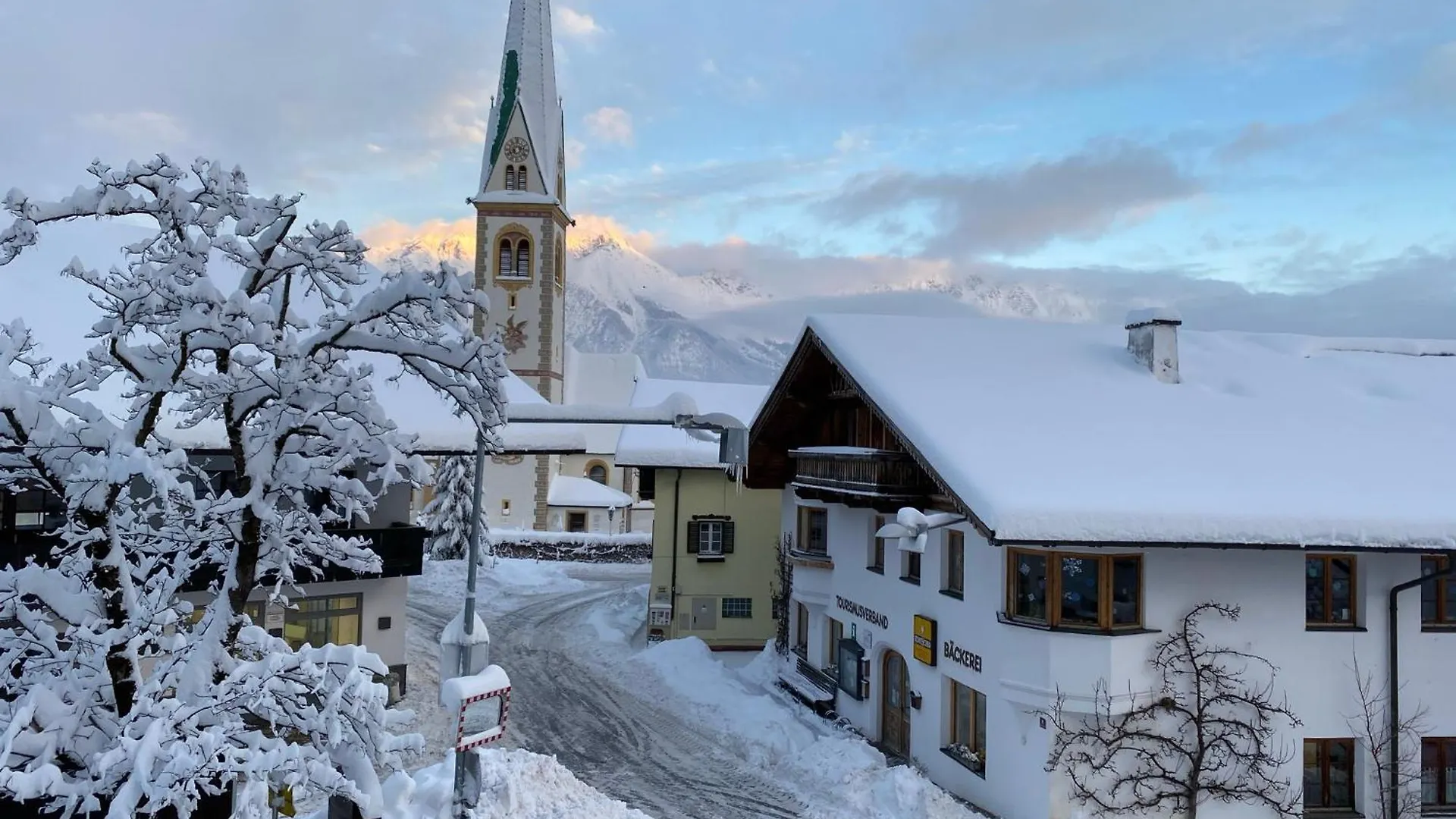 Mountain Studio Mutters Innsbruck 0*,  Austria